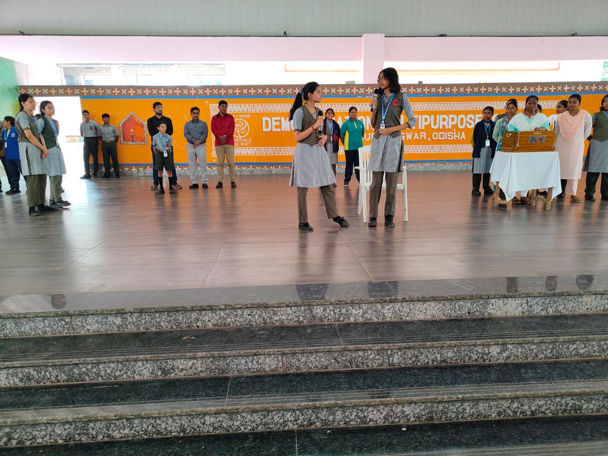 PMShriDMS64BBSR's tweet image. Students presented a short drama during the assembly to observe Vigilance Awareness Week 2025, highlighting the importance of honesty, integrity, and ethical behavior.#EduMinOfIndia #NCERT #CIET_NCERT #RIEBBSR #PMShriDMSBBSR #VIGILANCE #Shortskit #StudentParticipation #Awareness