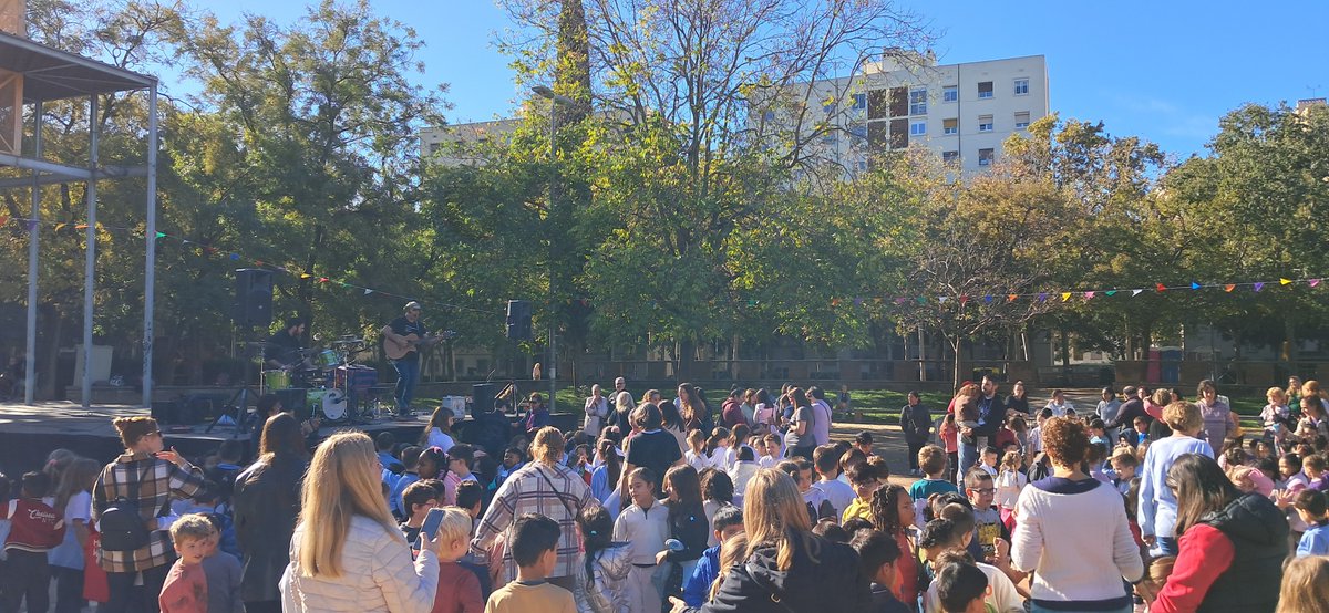 Comencen les festes del barri. Que no pari la música!! Festa i gresca!!
#festamajorlaverneda2025
#santmartideprovençals
#balldescoles
#fembarri
#participacio