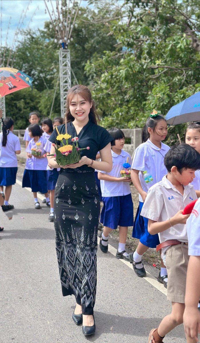 Beemaneerat1996's tweet photo. ลอย ลอย กระทง 📷

#ครูโสด #ครูสอนภาษาไทย #ครูสอนเด็กป.1 #ลอยกระทง https://t.co/MIkPAcqRQA