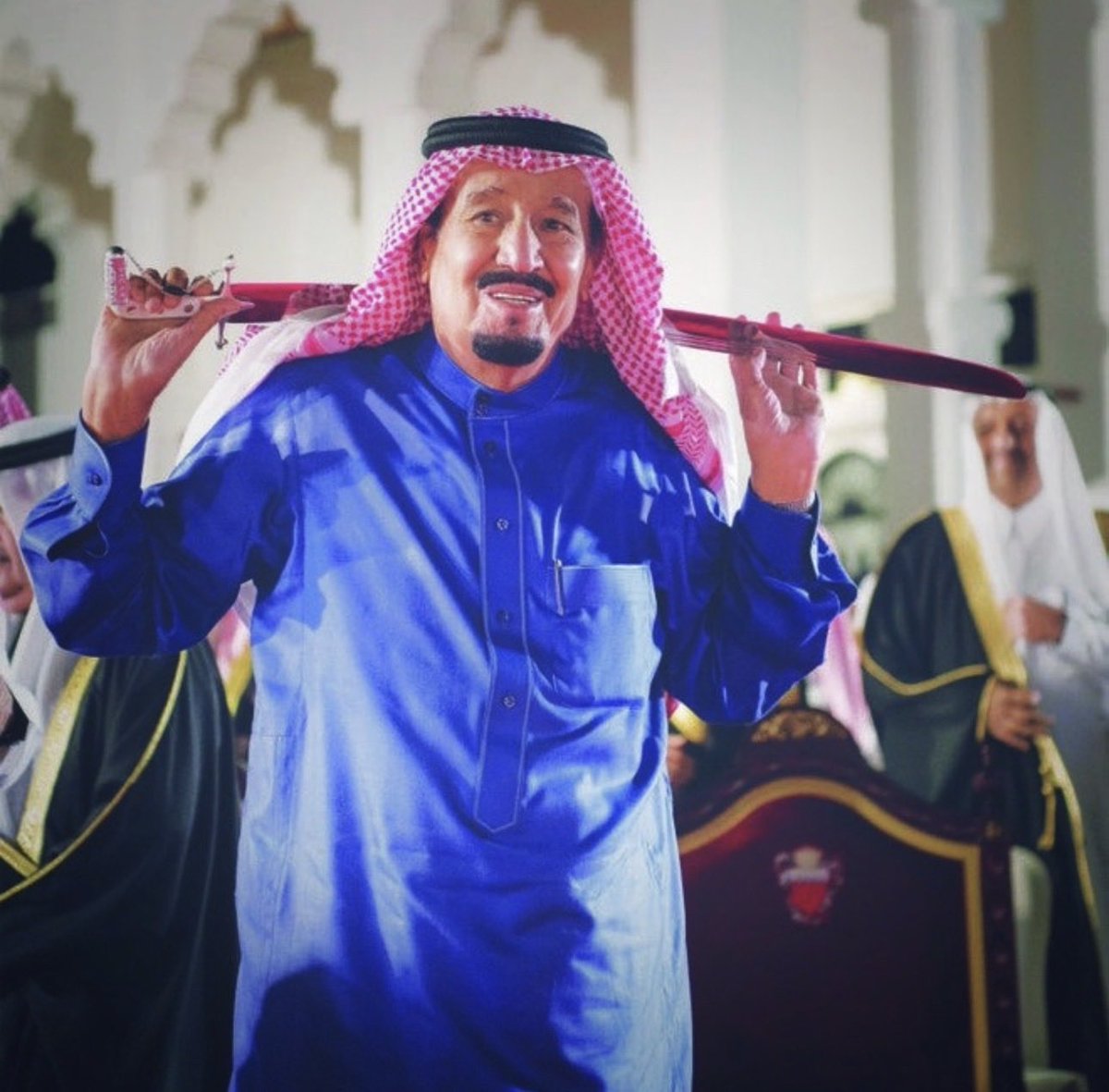 اللهم احفظ والدنا جميعاً #الملك_سلمان_بن_عبدالعزيز،
رمز العدل والرحمة، وسليل العزّ والمهابة،
اللهم أكرمه بنورك، وكن له معينًا وسندًا في كل أمر،
اللهم أدم عليه لباس الصحة والعافية،
وأطل في عمره بركةً ونورًا،
وأكرمه بتوفيقٍ من عندك، اللهم آمين يارب العالمين ،،،..