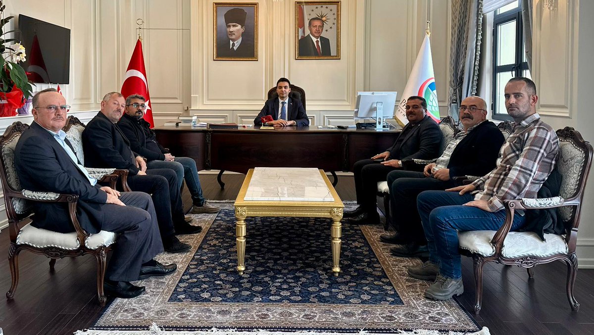 Yeniden refah partisi Pazaryeri ilçe teşkilatı olarak,ilçemize atanan kaymakam Muhammet Mustafa Kara Bey'e hayırlı olsun ziyaretinde bulunduk.Mevlam hayırlı hizmetler nasip etsin inşallah..