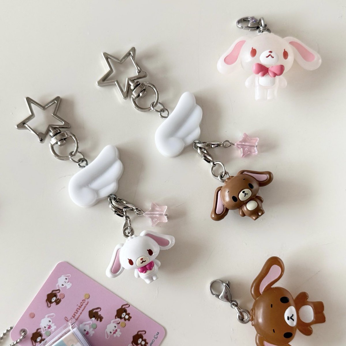 chuplay_offi's tweet image. .•♡ ᖰ^ ̳. ̫ . ̳^ᖳ  츄플레이 입점 ⓔⓥⓔⓝⓣ ♡ •.

「  솜앤피스 × 츄플레이｡ 메지루시용 굿즈  」 ｡｡ 🪽

⋆   #RT + #Follow  1분께 메지루시 전용
　 날개 키링과 배지를 드립니다 ⌯ - ⩊ -  ಣ

⋆   온 &amp;amp; 오프라인 입고 완료 ☆  #츄플입고

｡⋆ 💌 ˚ ☆ 🔗 naver.me/GvfS5HVZ