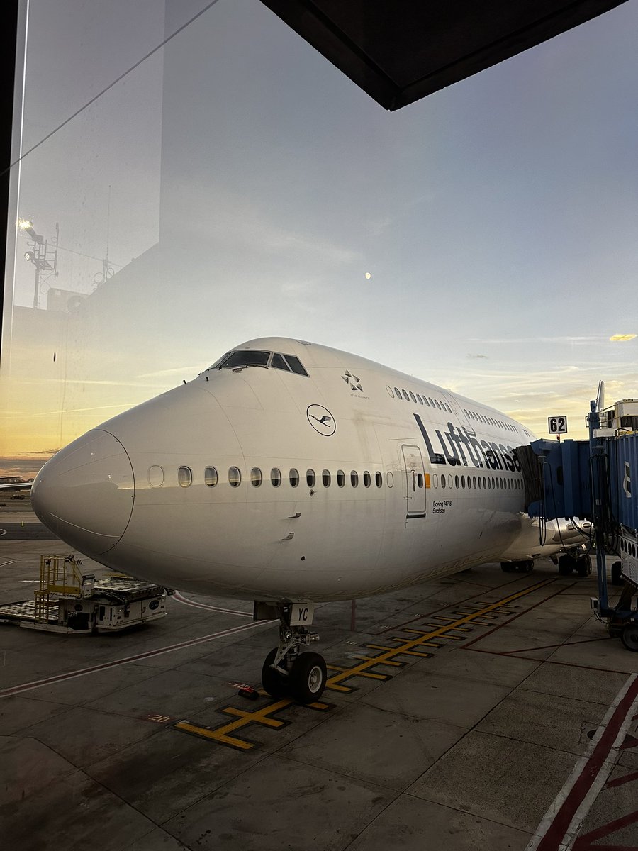 ChloeK1999's tweet photo. Beautiful trip to New York, flew Lufty so we could fly 747 and 340 😮‍💨 https://t.co/nfxndBMr0C