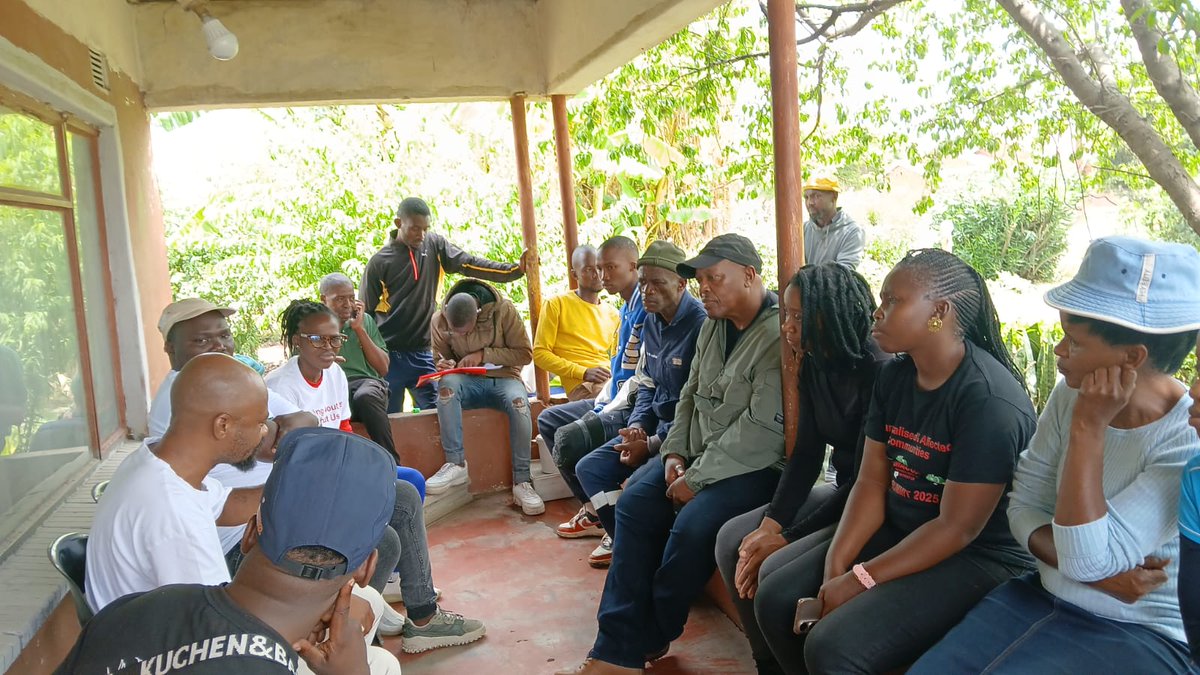 macua_sa's tweet photo. π The #MPRDA Petition Campaign has reached Bapong, North West.
Communities are standing up and saying: No more mining laws that silence the people.
#MACUA #WAMUA #MiningJustice https://t.co/6cEhmTZVCE https://t.co/h0ZtUqvaib