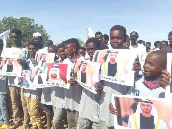 AlsayedHmdan1's tweet photo. @hanisaadi2011 @amjadt25 صوت الإخوان المسلمون لا يمثّل السودانيون 
اليوم خرجوا السودان وقالو كلمتهم 
السودان مع الإمارات 🇦🇪 ويقدر كل الجهود التي قدمتها الإمارات اتجاه الشعب السوداني 

الجيش الاخواني لا يمثل الشعب السوداني https://t.co/mtcAkG8evx