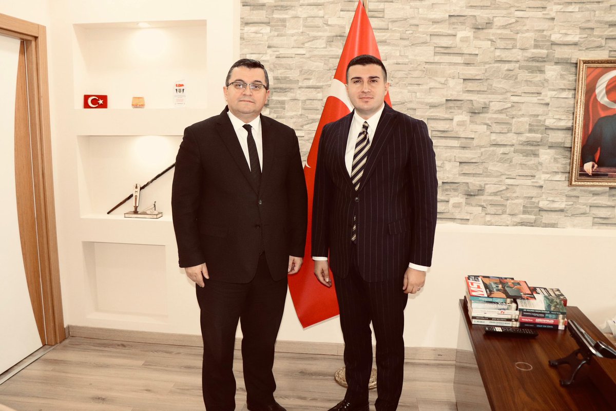 İlçe Milli Eğitim Müdürümüz Onur BEKYÜREK , Gürgentepe Kaymakamı Sayın Emre KAZANASMAZ’a nezaket ziyaretinde bulundu. <a href="/Ordu_MEM/">Ordu İl Millî Eğitim Müdürlüğü</a> <a href="/bekyurek/">ONUR BEKYÜREK</a> #egitimkentiordu #gölköy #gürgentepe