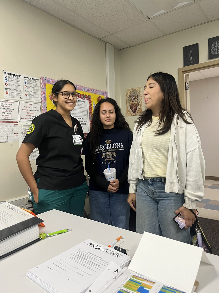 McMisd's tweet photo. Hard work and hands-on learning! Our senior phlebotomy students are perfecting their skills and completing their required sticks at Friends and Family Night!💉🩸@MISD_CTE https://t.co/cWjPcKXH9L