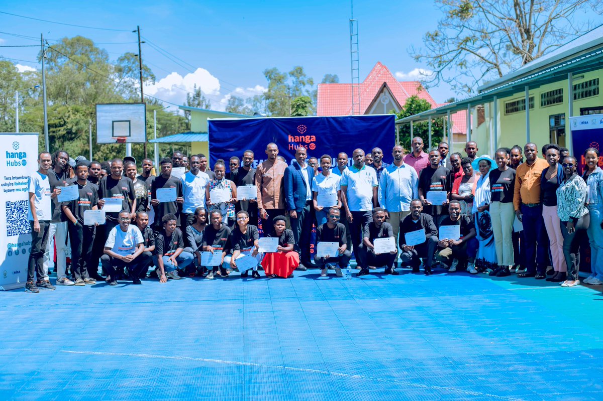 Uyumunsi mukigo cy’urubyiruko <a href="/nyagatare_yego/">YEGO CENTER Nyagatare</a> binyuze mu mushinga wa Hanga Hubs ushyirwamubikorwa na <a href="/RISARwanda/">Rwanda Information Society Authority</a> kubufatanye na <a href="/rwictchamber/">Rwanda ICT Chamber</a> hasojwe amasomo y’ikoranabuhanga(digital fabrication)yahawe urubyiruko mugihe cy’umwaka. Urubyiruko rwitabiriye rwahawe impamyabumenyi.