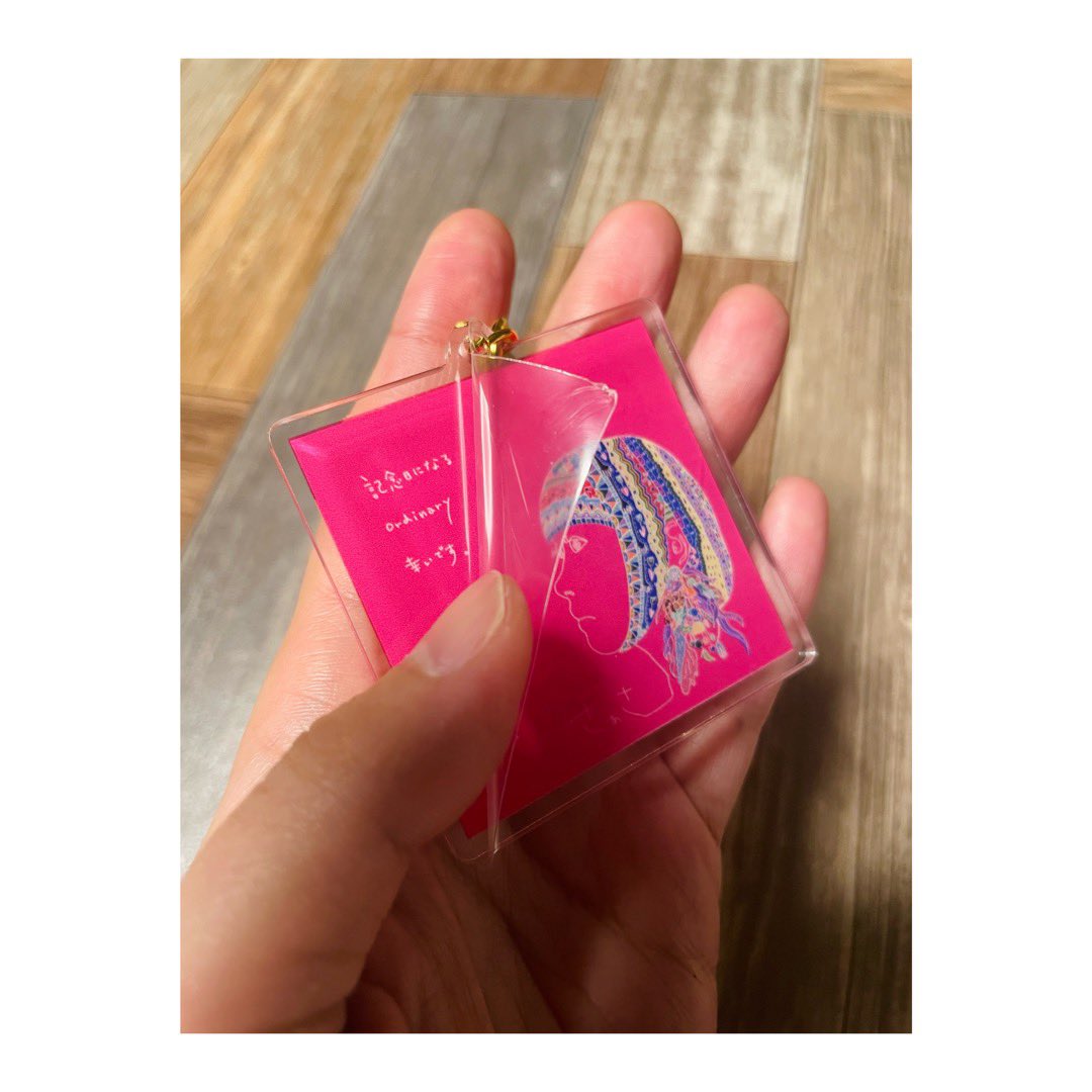 Pojimon's tweet photo. きゃっ！
いよいよ日曜のお昼です☺️

🌟11/9(日)大阪 真心場
13時スタート！
弾き語りワンマンライブ
【さぁさの小部屋-誕生日Edition-】

▶︎ご来場予約
https://t.co/gWA7MR6yOc

▶︎有料配信
https://t.co/HbPxFDPRK4
※アーカイブ2週間

音源が聴けるキーホルダーは
表面フィルム剥がしてね！ https://t.co/cHlBdfRee8