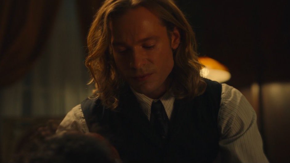 iwtvsource's tweet photo. Happy 265th Birthday to the forever iconic and forever dramatic Lestat de Lioncourt! 💚

And thank you to Sam Reid for his breathtaking performance! https://t.co/ZUivNPnIoz