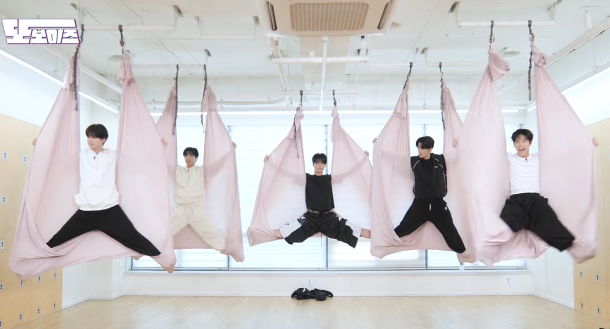 벽이다 tweet media