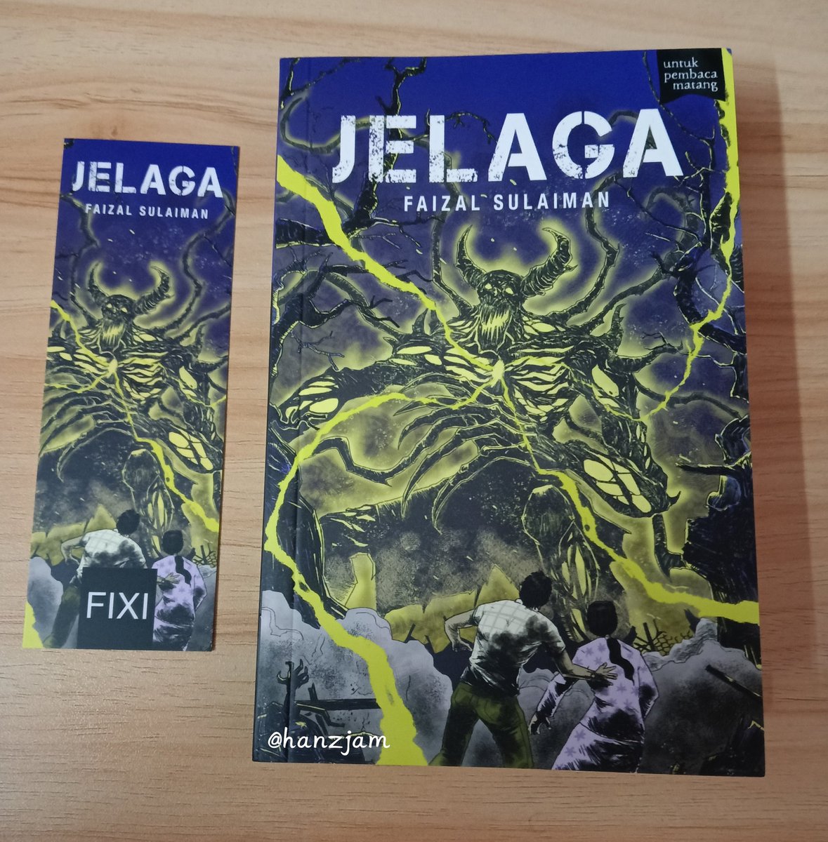 Hanzjam's tweet image. Baru terima daripada penulisnya sendiri sebagai pertukaran resensi jujur daripada saya.
Coming right up.
#bookreview
#hybridreader