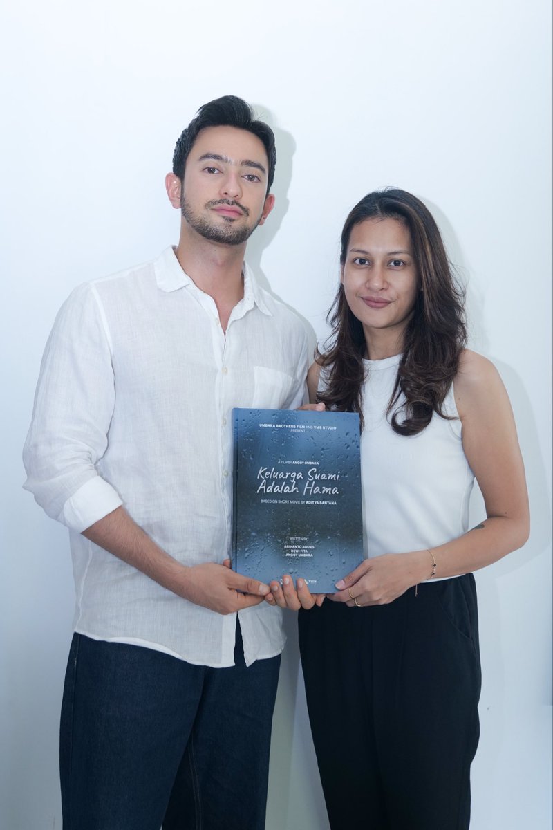 Keluarga Suami Adalah Hama

Anjir dari judulnya aja pasti udah banyak yang relate nih wkwkwk.
Tentang suami istri yang terus dapet tekanan dari atas dan bawah yang timbul dari keluarga suami.

2026 di bioskop.