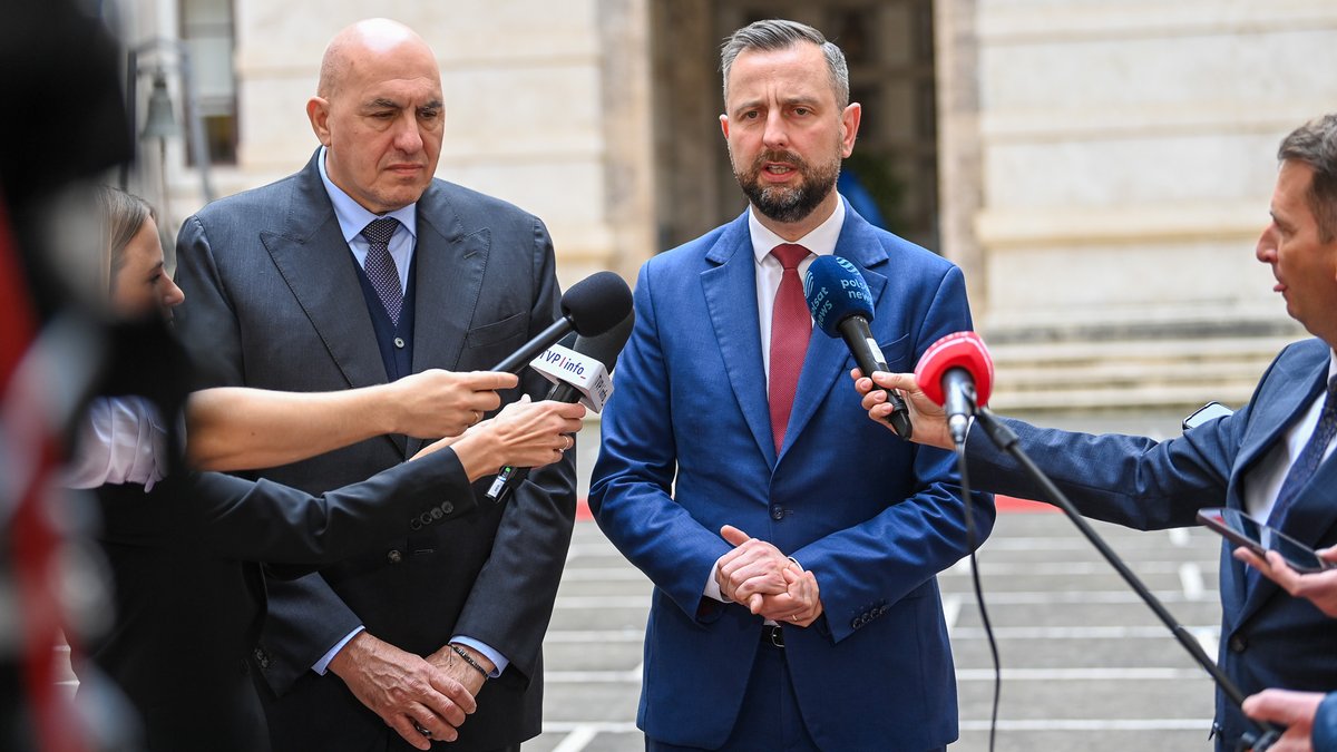 MON_GOV_PL's tweet image. 🇵🇱 i 🇮🇹 zacieśniają współpracę w obszarze obronności
-
7 listopada br. wiceprezes Rady Ministrów W. @KosiniakKamysz przebywał z wizytą w Rzymie, gdzie odbył spotkanie z Guido Crosetto, ministrem obrony Włoch.

📄 wp.mil.pl/WRUg