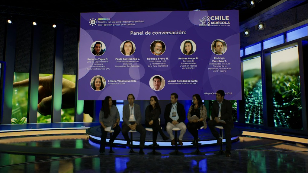 Felices de participar nuevamente en #ExpoChileAgricola 2025, agradecemos a nuestros panelistas y equipo coordinador del Seminario Desafíos del uso de la inteligencia artificial en el agro sin pausas en el camino de <a href="/Agromet_RAN/">Agromet</a> 
Sigamos en contacto: info@agromet.cl 
<a href="/fucoa/">FUCOA</a>