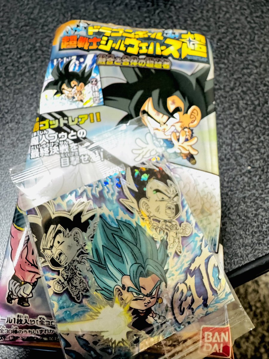 コンビニで目に止まったので１パック買ったらいきなりUR極( ウルトラゴッドレア)が当たりテンション上がってしまった🤣