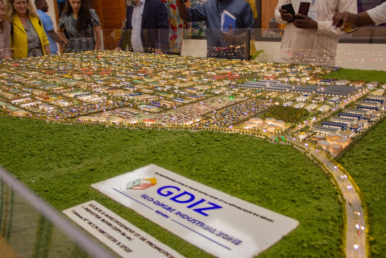 #Industrie légère et #agro-industrie au Bénin : le #gouvernement motive la #création des #pôles #économiques #régionaux

<a href="/gouvbenin/">Gouvernement du Bénin 🇧🇯</a> 

PLUS DE DÉTAILS ICI 👇

 agratime.com/industrie-lege…