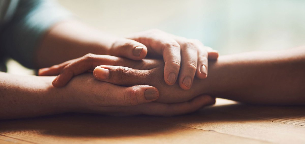 Quan una persona estimada es troba en els seus últims dies, és natural sentir un remolí d’emocions: tristesa, por, incertesa i fins i tot impotència. 💔

En aquest vídeo us donem algunes pautes per afrontar la fase final de vida d’un familiar. 🌿

🔗 blog.contraelcancer.es/pautas-familia…