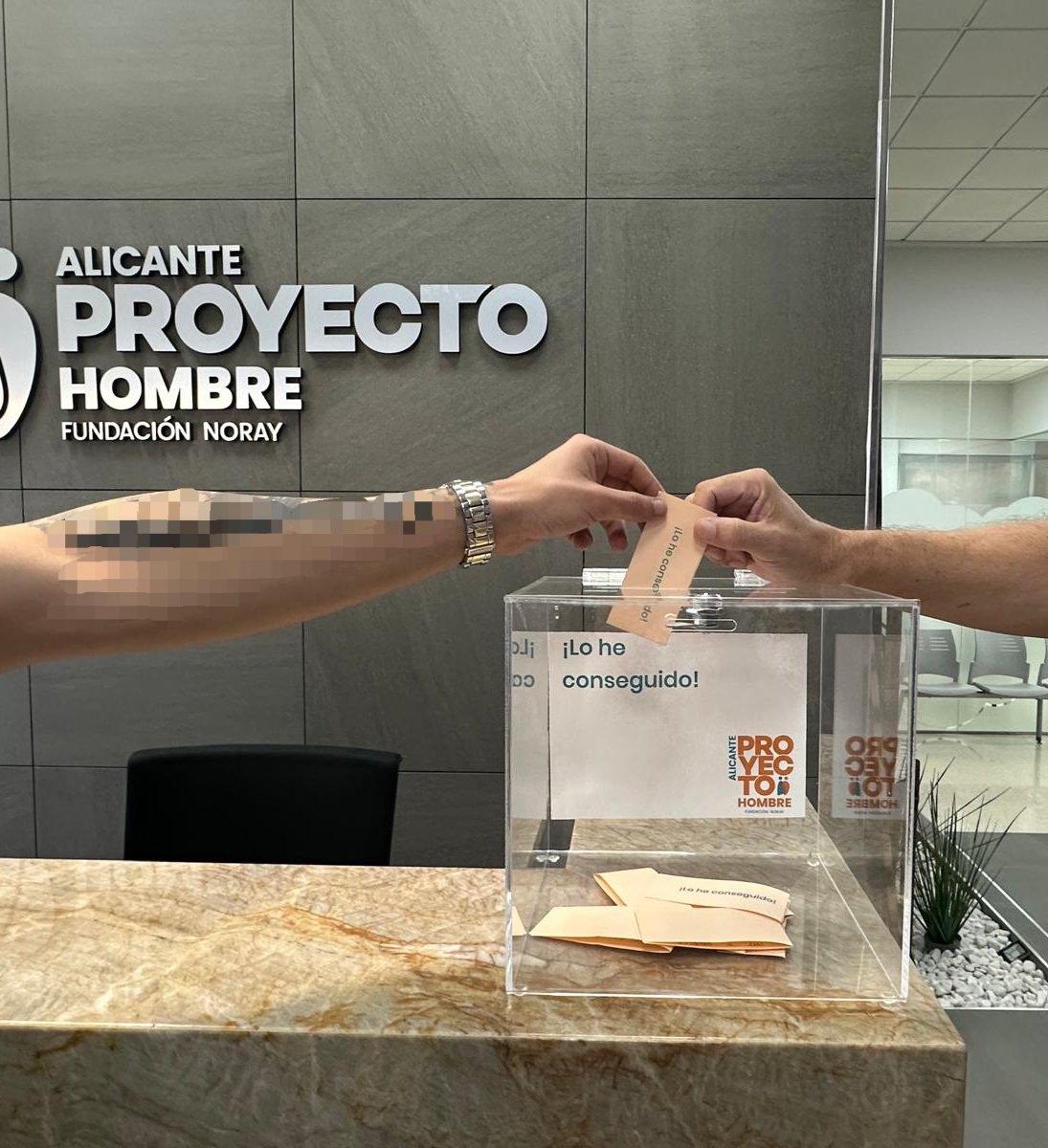 ¡Buenas noticias! 🎉 Celebramos una nueva alta terapéutica, y esta vez de alguien muy joven. Su esfuerzo, compromiso y el amor de su familia han sido clave.¡Enhorabuena! 💚 #Elche #gvasanidad #DiputacióndeAlicante