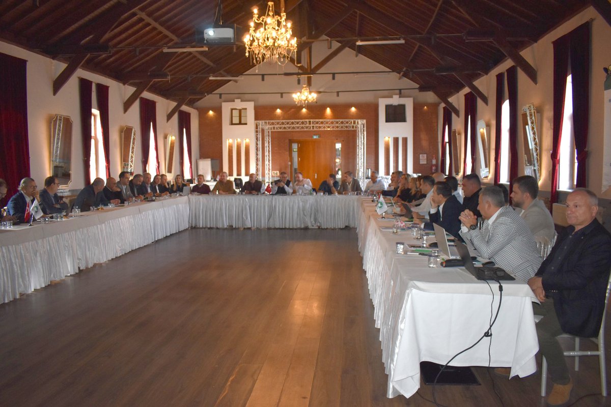 Yönetim kurulumuz, TEKB delegelerimiz ve profesyonellerimizin katılım sağladığı “TEKB 2025 Değerlendirme, 2026 Geleceğe Bakış” toplantısı 6–7 Kasım tarihlerinde Bursa’da gerçekleştirildi. Kooperatiflerin 2025 yılına ait finansal ve operasyonel süreçleri değerlendirilirken, 2026