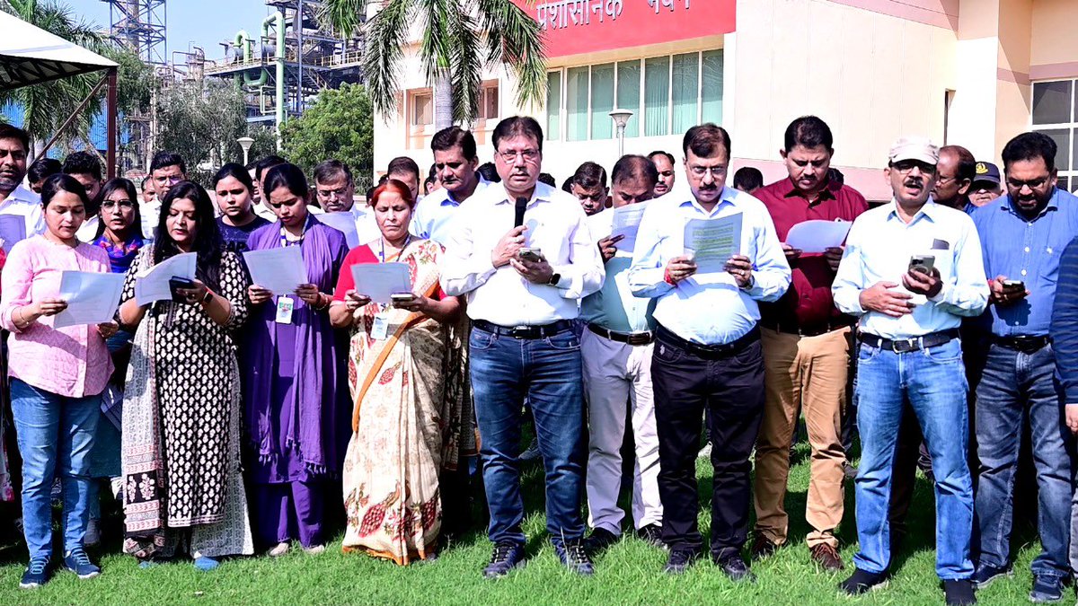 IFFCO_PHULPUR's tweet image. Proudly celebrating the 150th year of the iconic “Vande Mataram” in IFFCO Phulpur Unit today at 10:00 AM.
A tribute to the spirit of our nation and the timeless song that ignites patriotism in every heart! @IFFCO_PR @fertmin_india 
#VandeMataram150