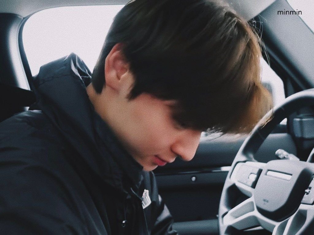 minddenli's tweet image. pov: you are dating hwang minhyun