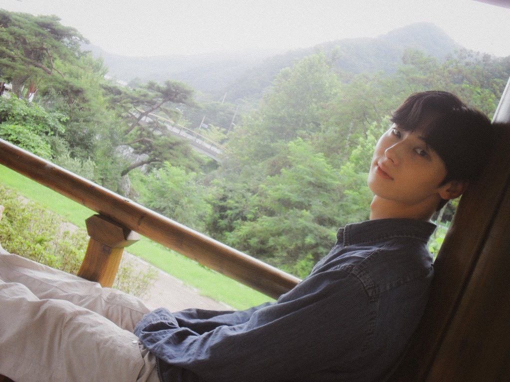 minddenli's tweet image. pov: you are dating hwang minhyun