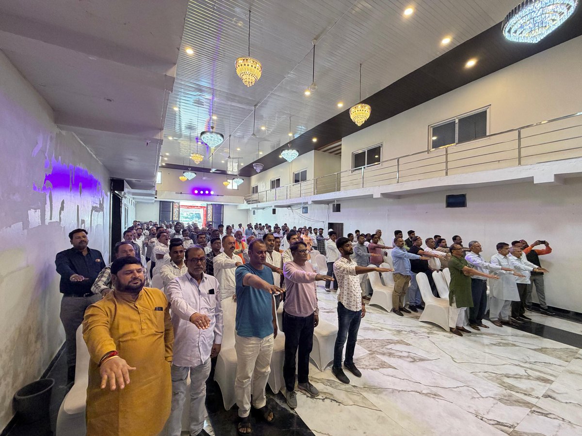 #आत्म_निर्भर_भारत_संकल्प_अभियान
हमारे यशश्वी प्रधानमंत्री मान Narendra Modi जी के नेतृत्व में भारत सरकार द्वारा आत्मनिर्भर की पहल की गई है जिसका उद्देश्य देश की आर्थिक आत्मनिर्भरता को बढ़ावा देना है।