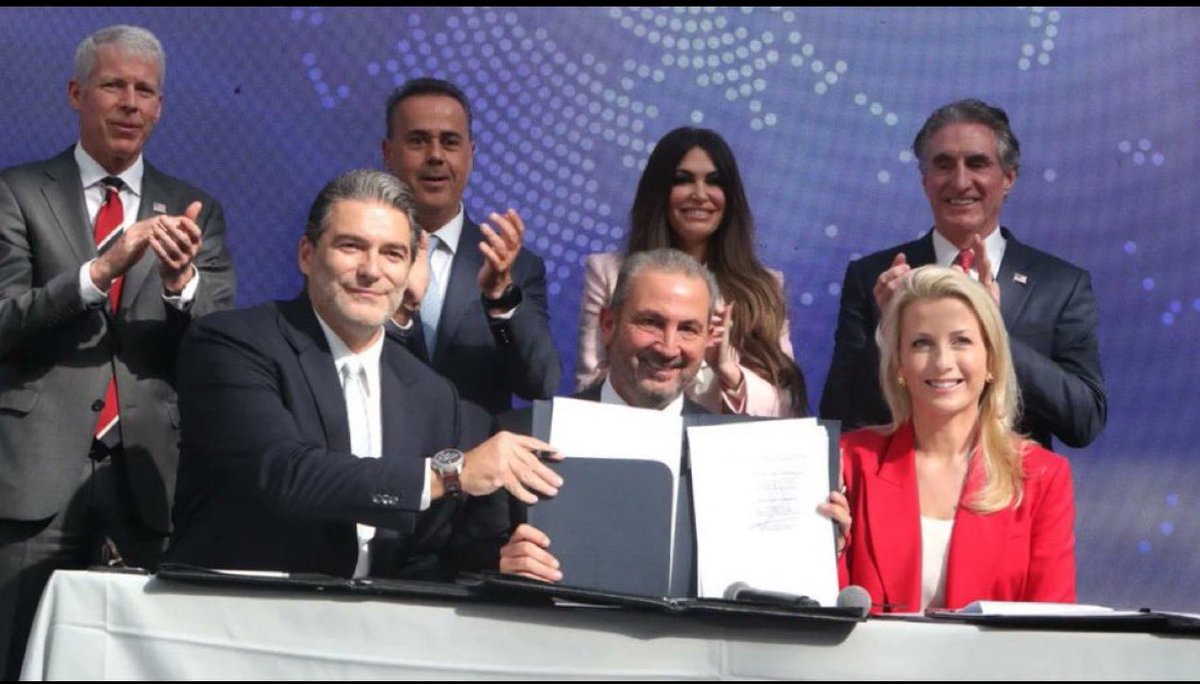 Venture_Global's tweet photo. Venture Global was pleased to sign a new agreement today to supply Greece with US LNG for 20 years, and celebrate Greece’s first long term deal with a US exporter alongside @SecretaryBurgum, @SecretaryWright, @USAmbassadorGR, Greek Energy Minister Stavros Papastavrou, and the newly formed Atlantic-SEE LNG leadership from DEPA and Aktor at the 6th #PTEC conference! #USLNG