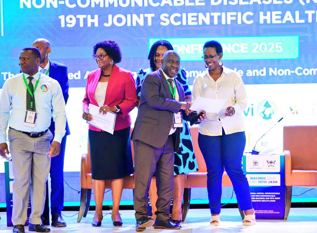 VictoriaKatamba's tweet photo. #NACNDC2025 #JASH2025 Conference wrapped up with an awarding ceremony recognizing @ahfugandacares for its vital role in the success of the conference.
Mr. @HenryMagala2, Country Program Director, received the certificate of appreciation.
#UnifiedAction #HealthConferenceUganda https://t.co/4eMkeVoxOo