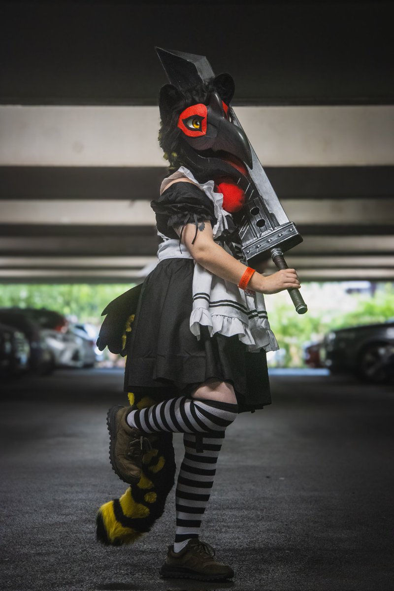 I'm a maid that can serve you in multiple ways~
#FursuitFriday
📸 @/jasper_the_canis