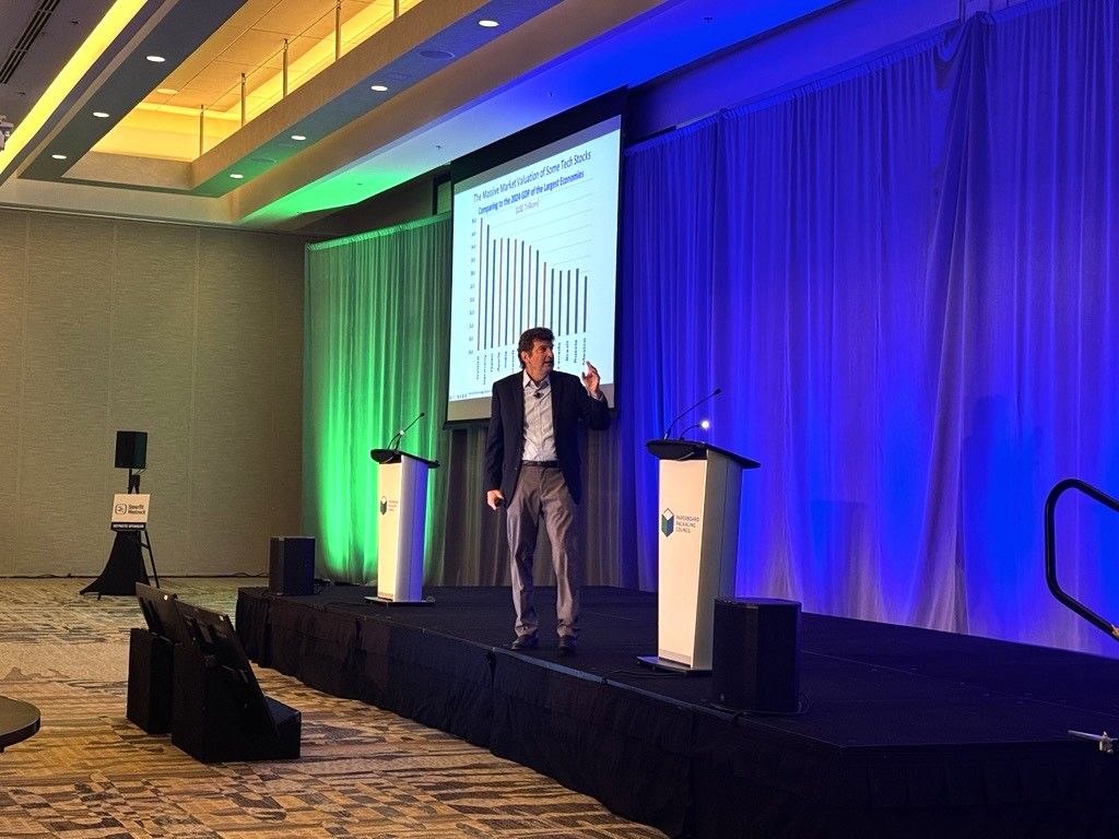 As always, Jeff Rosensweig of @emoryuniversity delivered a crowd favorite! His look at U.S. and global economic trends and their impact on the folding carton market provided clear guidance and insights into the forces shaping the industry. We always appreciate Jeff’s expertise!