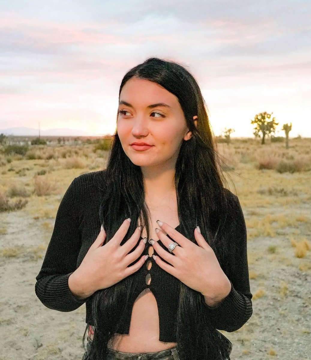 Bat in the Sun tweet media