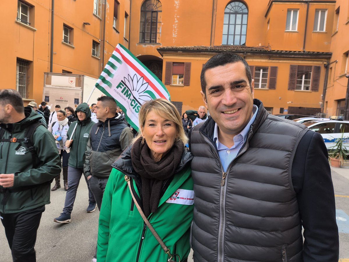 ✨ Volti, bandiere, abbracci.
Da ogni territorio un messaggio unico: la pace si difende con il dialogo, la solidarietà e il coraggio di camminare insieme.
💚 Grazie a chi ha creduto in questo cammino.