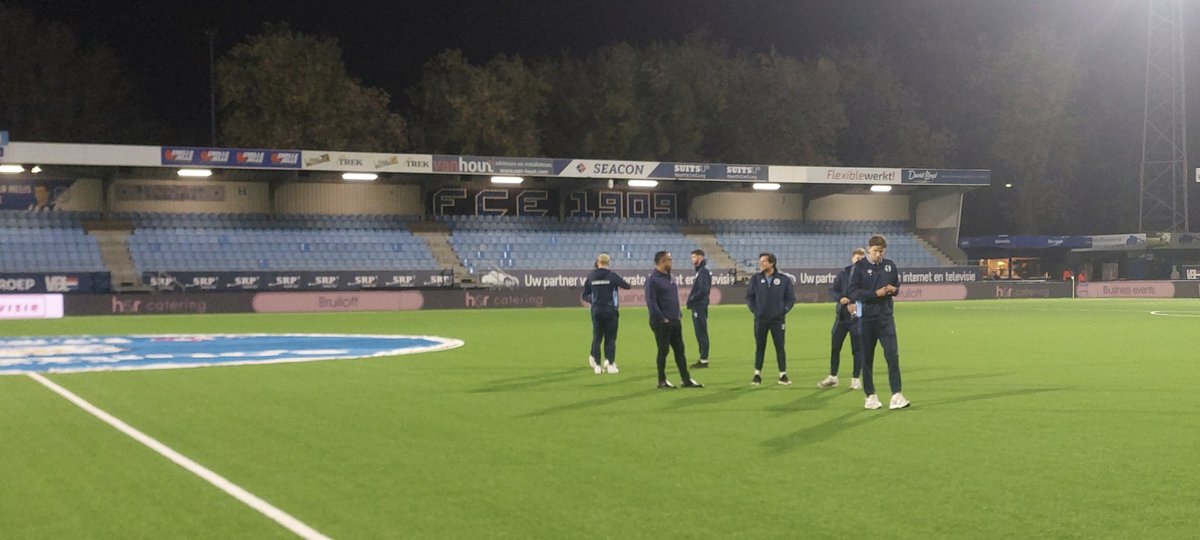 FC Den Bosch verkent het veld in het Jan Louwers Stadion. <a href="/mijnfcdenbosch/">FC Den Bosch</a> #eindbo