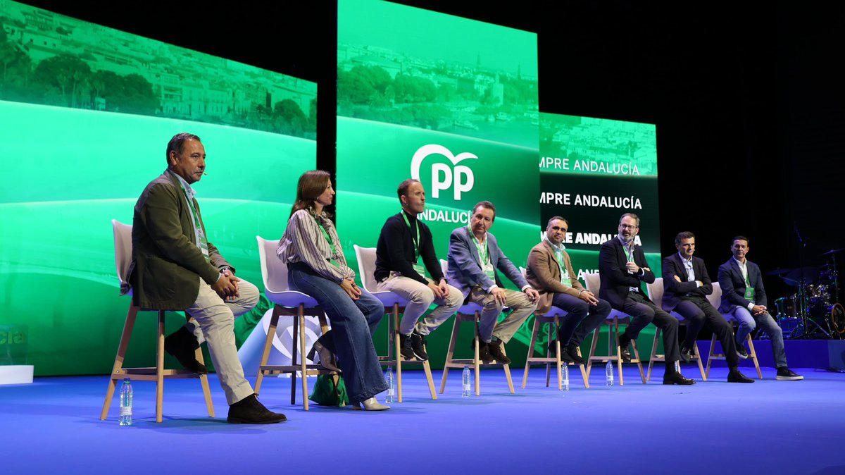 La cercanía, la empatía y la escucha activa son nuestra forma de hacer política, ideando soluciones para mejorar la vida de las personas en cada municipio.

Gracias a mis compañeros por vuestro trabajo constante y vuestro compromiso con nuestra tierra.

#SiempreAndalucía