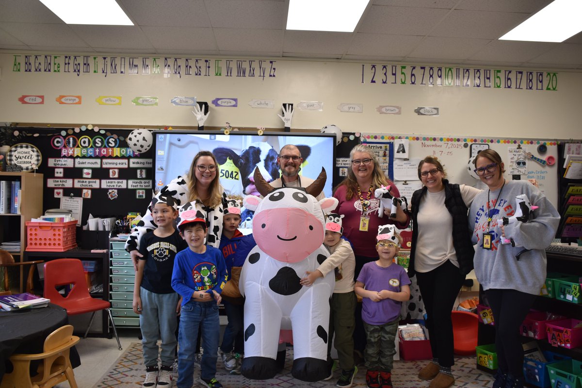 HFLCSD's tweet image. 🐮 Thank you for voting for Lily!

Caitlin Garvey’s class is excited to share that their adopted calf, Lily, placed 3rd in the America’s Favorite Calf contest! 

We’re so proud of our students for their enthusiasm and teamwork!  #WeAreHFL