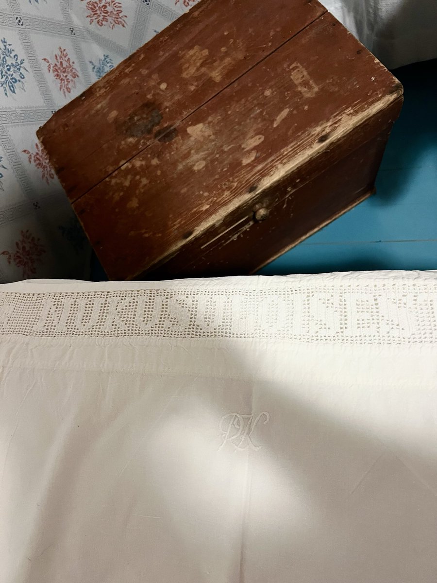 Petasin itselleni pedin. Näettekö, mikä viesti lakanassa on?
#maalla