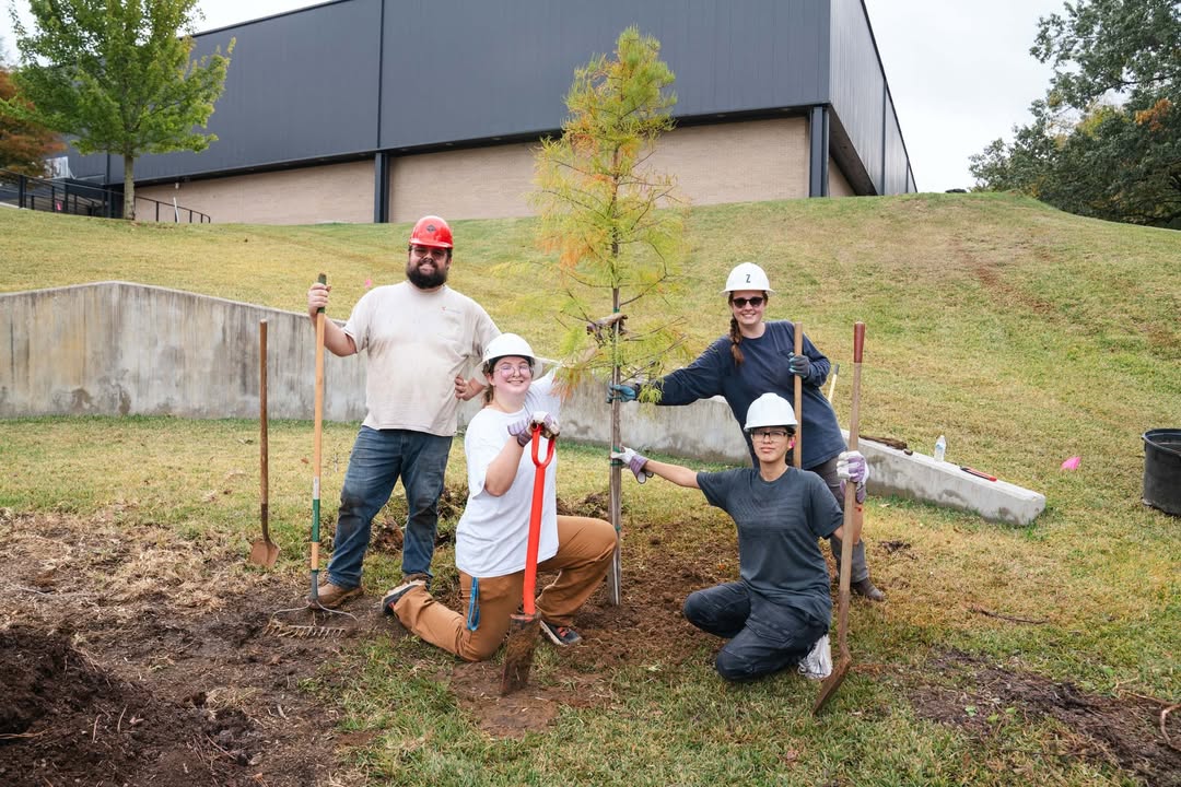 SFASU's tweet image. 🌲 Happy Texas Arbor Day! 🌲
Our amazing forestry students rolled up their sleeves and planted new trees across campus today, helping make our home a little greener, one sapling at a time! 💜🌱 #TexasArborDay #SFAForestry