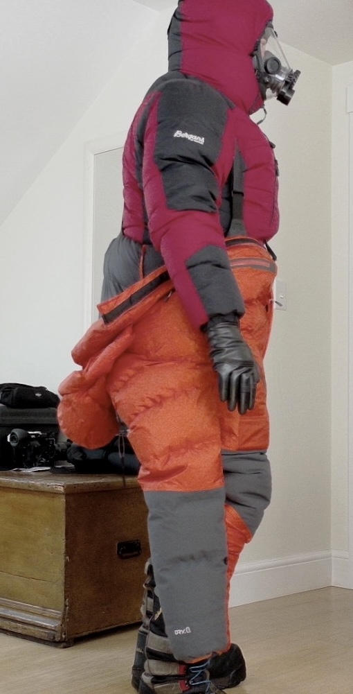 Sneusuit tweet media