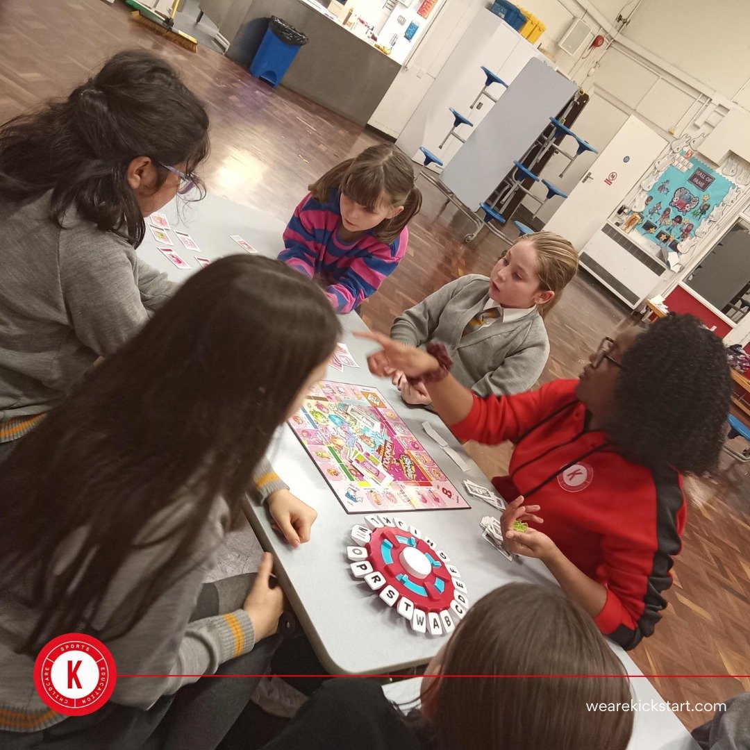 wearekickstart's tweet image. ✨ Fun-filled day at Cheadle Catholic! Board games, paper sparklers 🎇, tuff tray farm animals 🐑, and creative artwork 🎨. 💛

#CheadleCatholic #LearningThroughPlay #FunAndLearning #Kickstart