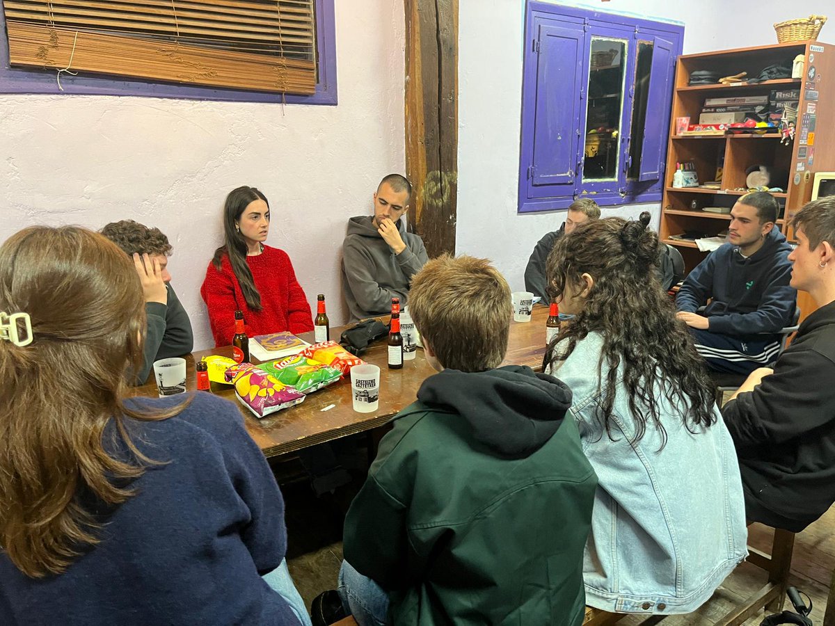 Azpimarra | Irakurle lanpetuon taldea tweet media