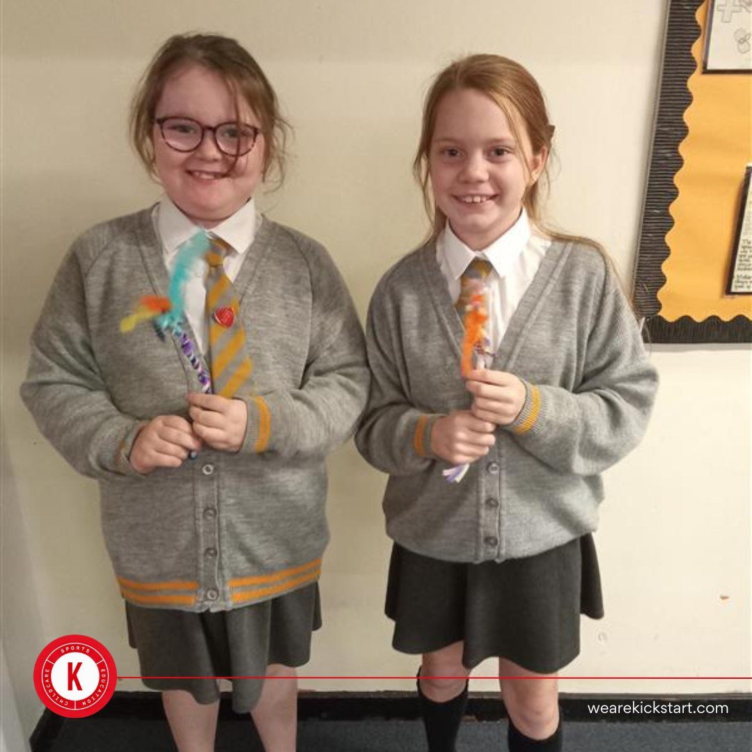 wearekickstart's tweet image. ✨ Fun-filled day at Cheadle Catholic! Board games, paper sparklers 🎇, tuff tray farm animals 🐑, and creative artwork 🎨. 💛

#CheadleCatholic #LearningThroughPlay #FunAndLearning #Kickstart