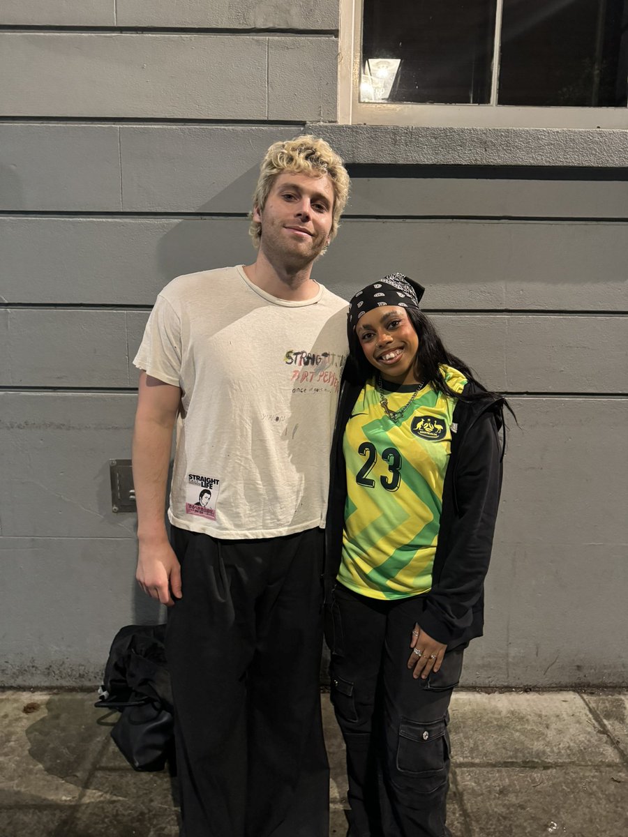 AUSSIE AUSSIE AUSSIE