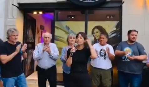 Laudiez1's tweet image. ¡¡¡No está injustamente #condenada !!! ¡¡¡Está #condenada y #presa porque la #justicia lo decidió!!! Tiene la suerte de estar en un departamento con todas las comodidades, porque  tiene más de 70 años (72 años y nueve meses). #anciana👩‍🦳. #Argentina