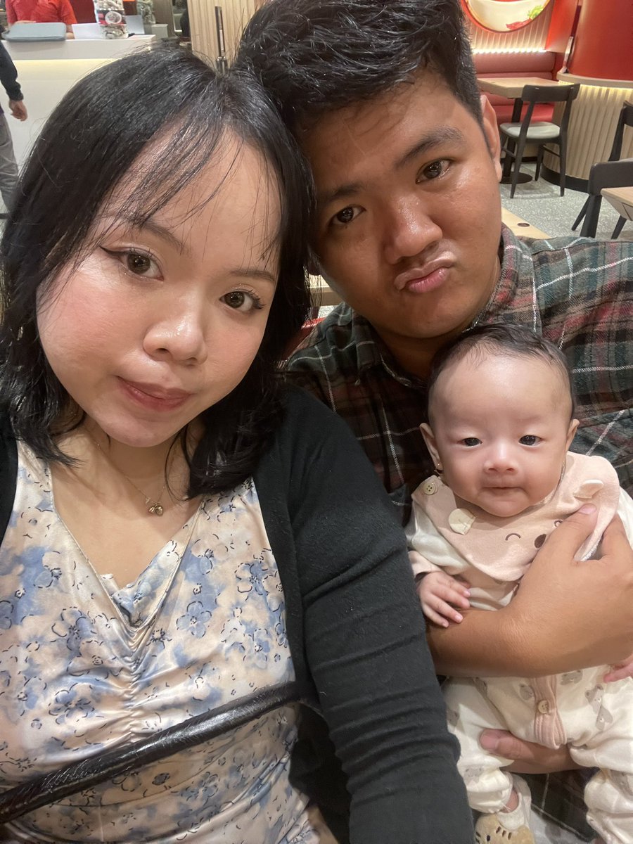 ceresssyek's tweet image. qtime ber3 dong mulai hari ini, kasian krucil cmn bisa liatin 3 bulan lg ya nak kamu bisa mam dikit-dikit🥰