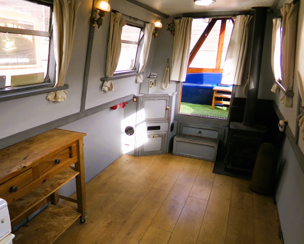 Nothing Overshadows This Lovely Boat - Eclipse!!
abcboatsales.com/boat-sales/ecl…
#Eclipse #GaytonMarina #GrandUnionCanal #TraditionalStern #LiveAboard #HolidaysAfloat #LifesBetterByWater #Narrowboats