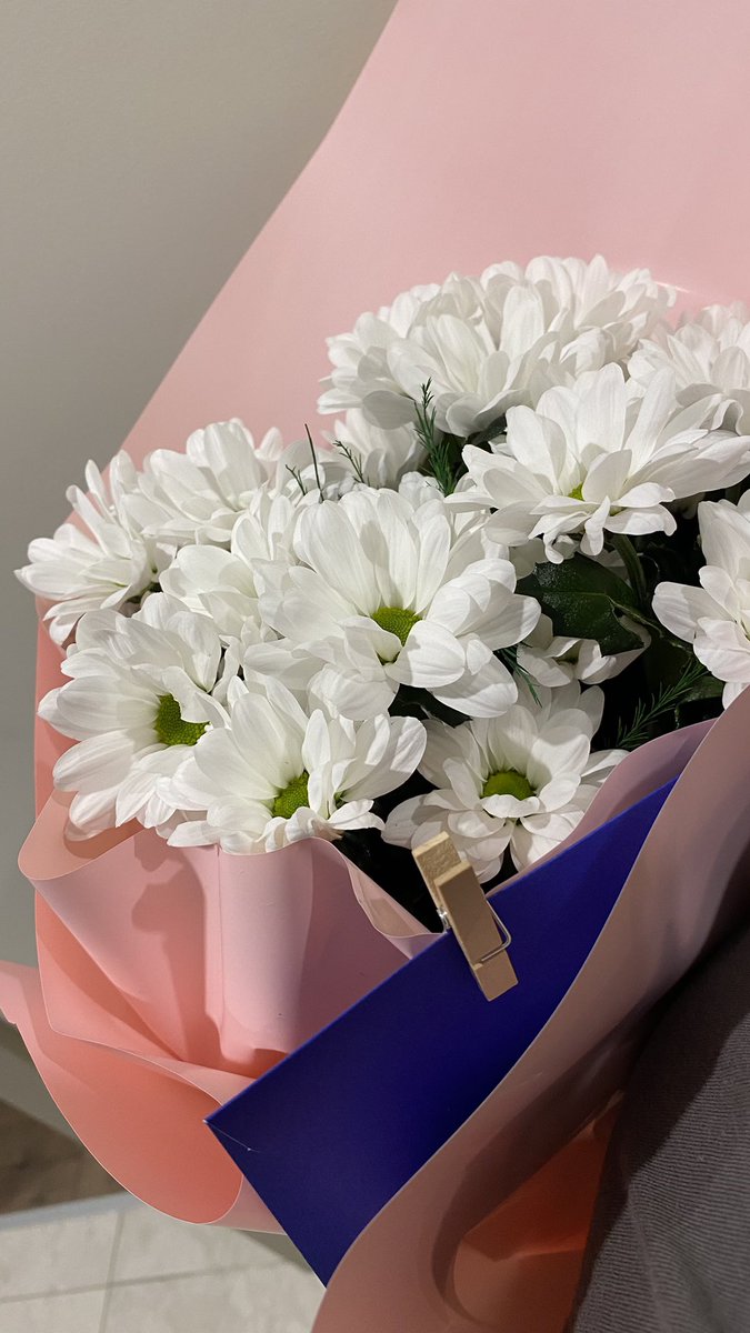 helloayss's tweet photo. Çiçeğine Çiçek almışşşş 💐🌼 https://t.co/j4dKhAgT4j
