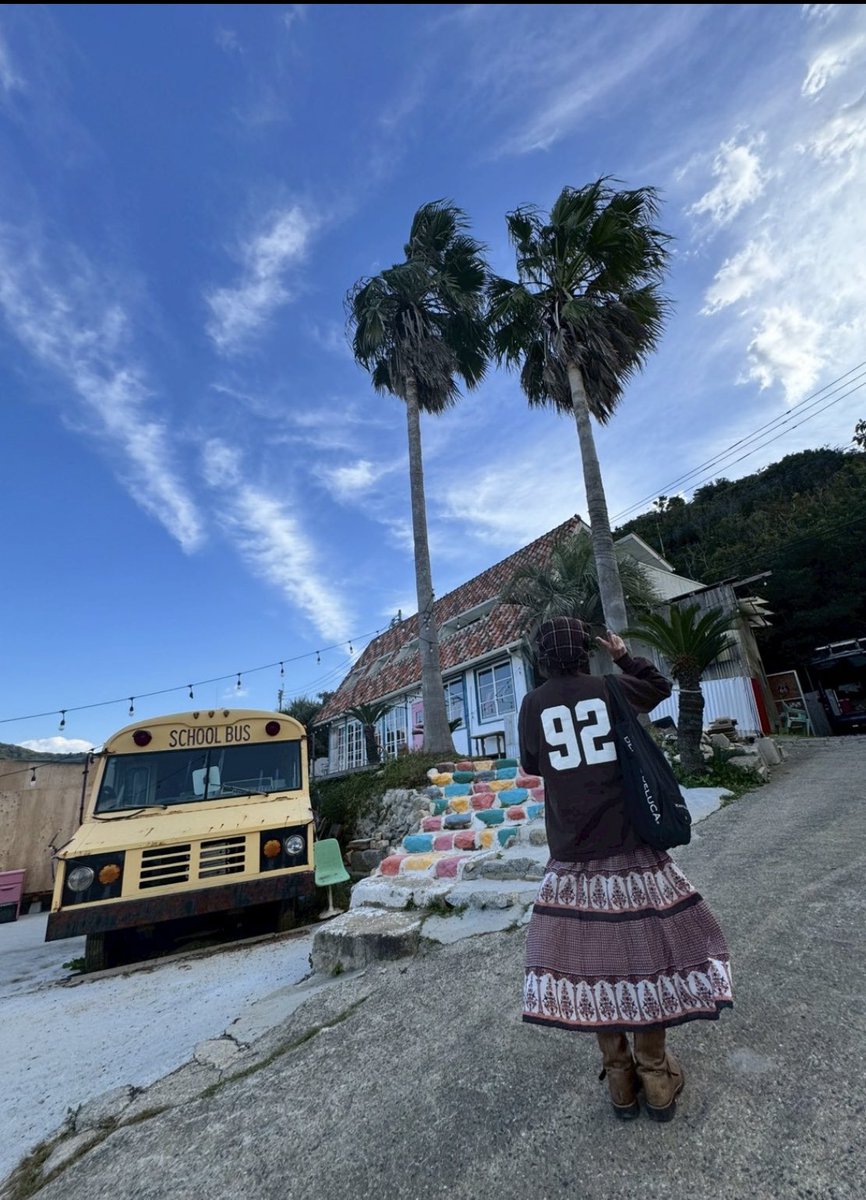 GReeeeN_since14's tweet photo. #1fstore
#糸島
糸島にて
トータルコーディネート出来てますか?( * ॑꒳ ॑*)💛
スカートふわりの激写、まりちゃんありがとう( * ॑꒳ ॑*)💛💙
場所借りた古着屋さん、お買い物したかったなわ https://t.co/HVjOltb49L