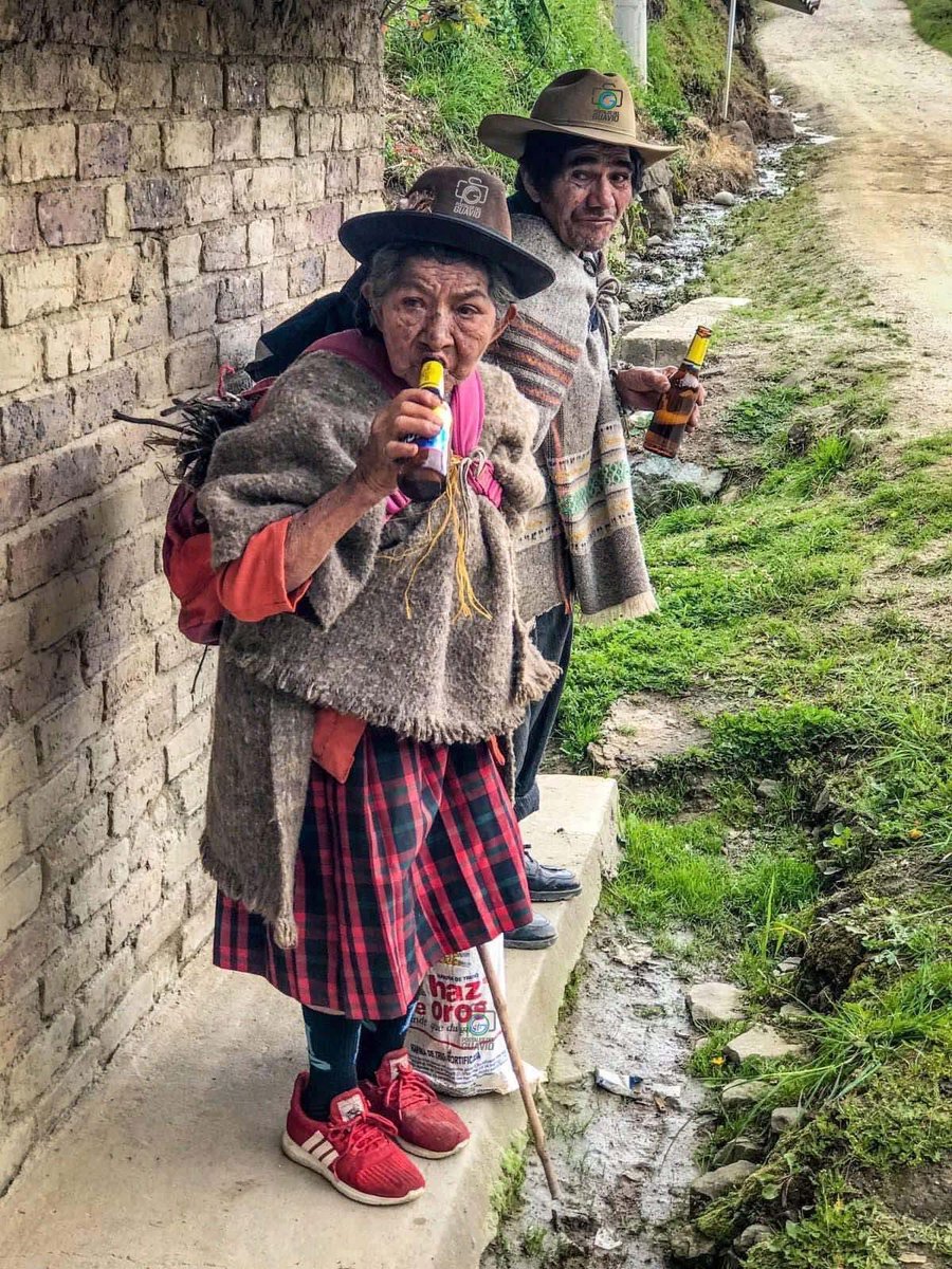 🍺¡Es viernes y ellos lo saben! Después de una semana de sol, esfuerzo y dedicación a la tierra, llega la hora sagrada de celebrar.

Hoy, brindamos por nuestras manos campesinas, el motor de nuestro campo, que con su arduo trabajo nos dan el alimento. #PostalesDelGuavio #Guavio